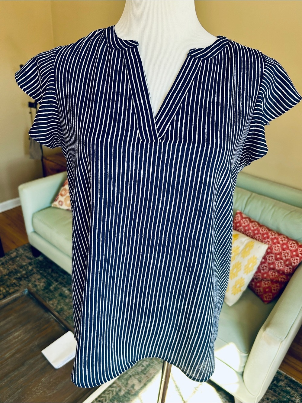 Adrianna Papell Navy White Striped Flutter Sleeve Split V-Neck Blouse Small - Picture 2 of 8